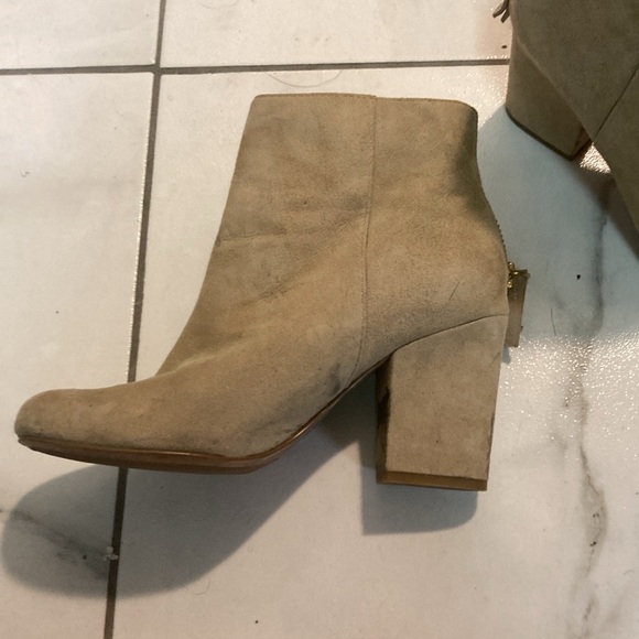 Used Nine West Bootie Size 5.5. - Picture 3 of 7
